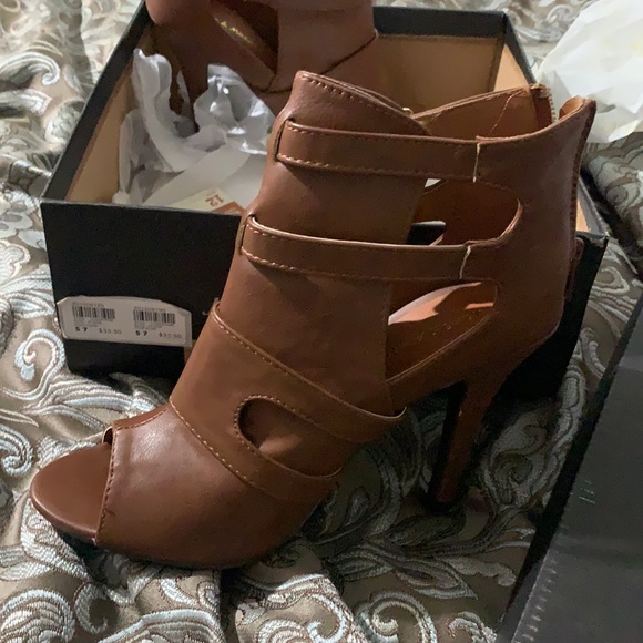 Open Toe Heels 👠 - Picture 1 of 3